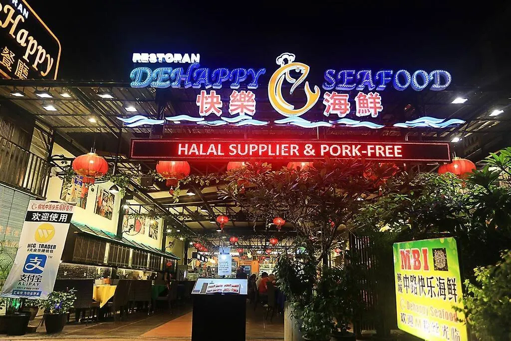 Navy Studio At Tropicana 218 At Central Location & Food Hunt Friendly George Town