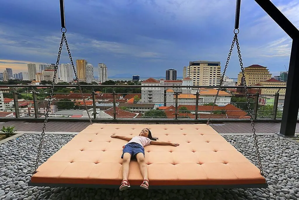 Navy Studio At Tropicana 218 At Central Location & Food Hunt Friendly George Town Apartment