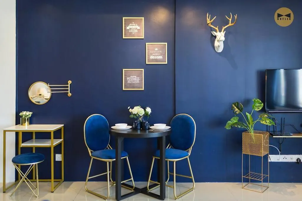 Navy Studio At Tropicana 218 At Central Location & Food Hunt Friendly George Town